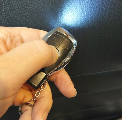 Снимка 4 за Запалка с Фенерче MERCEDES